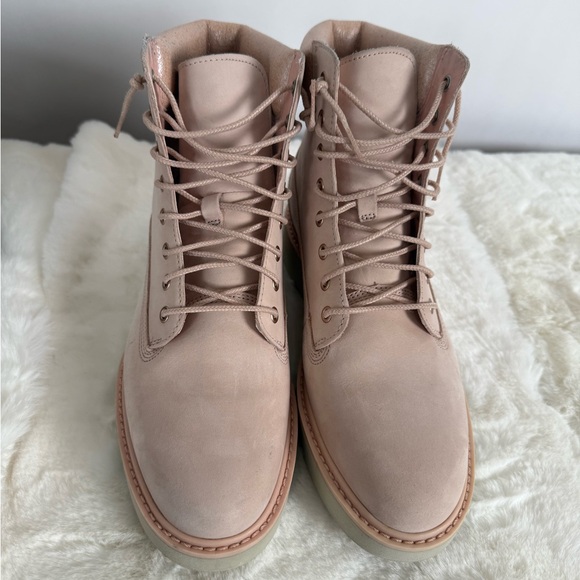 Timberland Women's soft pink Boots - Picture 3 of 5